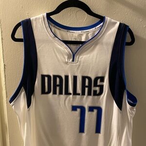 Luka Doncic Dallas Mavericks jersey